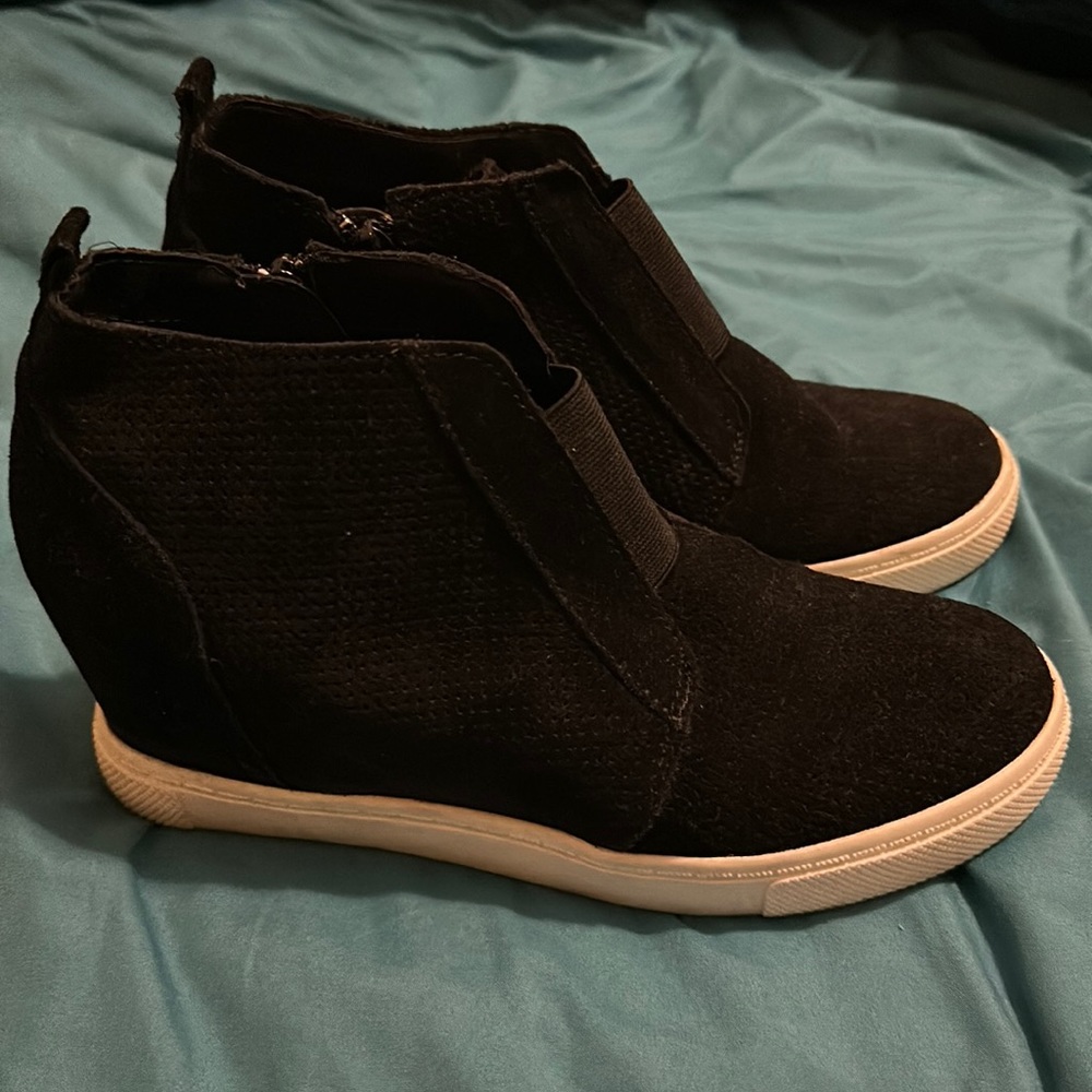 Steve Madden wedges!